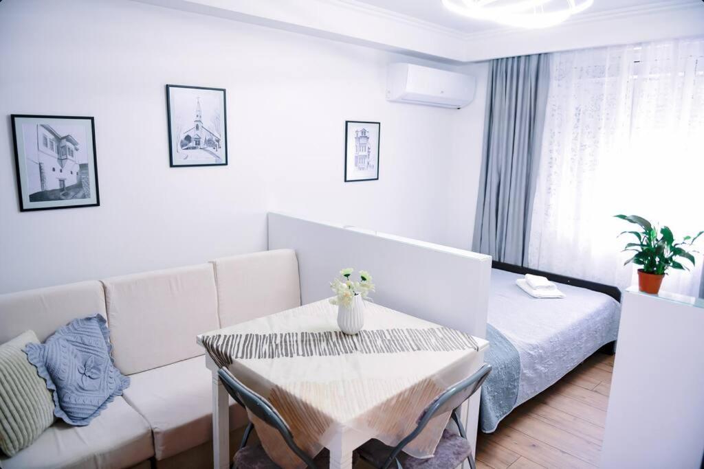 Magda Studio In Berat Center Luaran gambar
